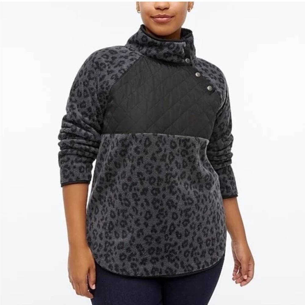Abercrombie and fitch Womens black and gray teddy jacket cheetah print sz M‎ EUC